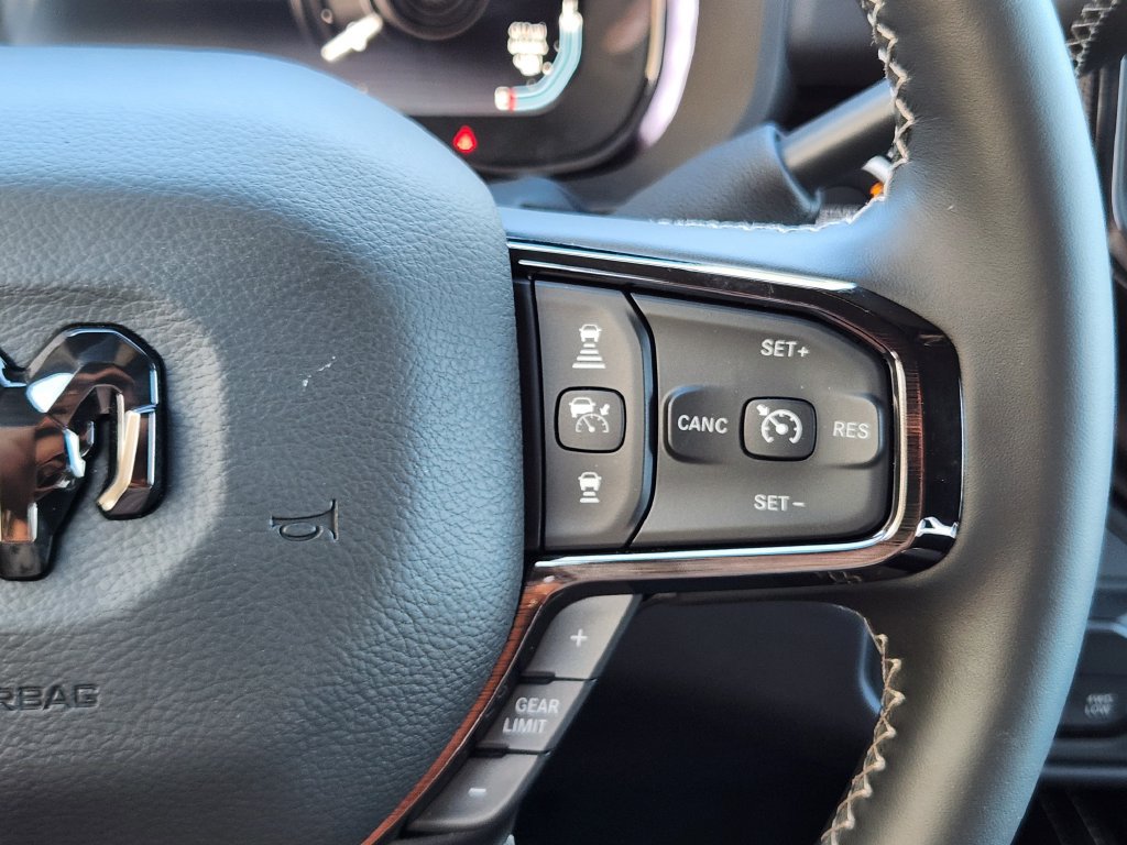 New 2026 RAM 2500 Limited AWD/4WD image 18