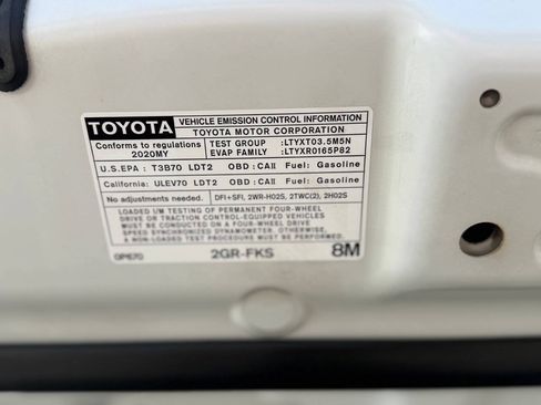 Used 2020 Toyota Tacoma TRD Off-Road w/ Technology Package AWD/4WD image 13