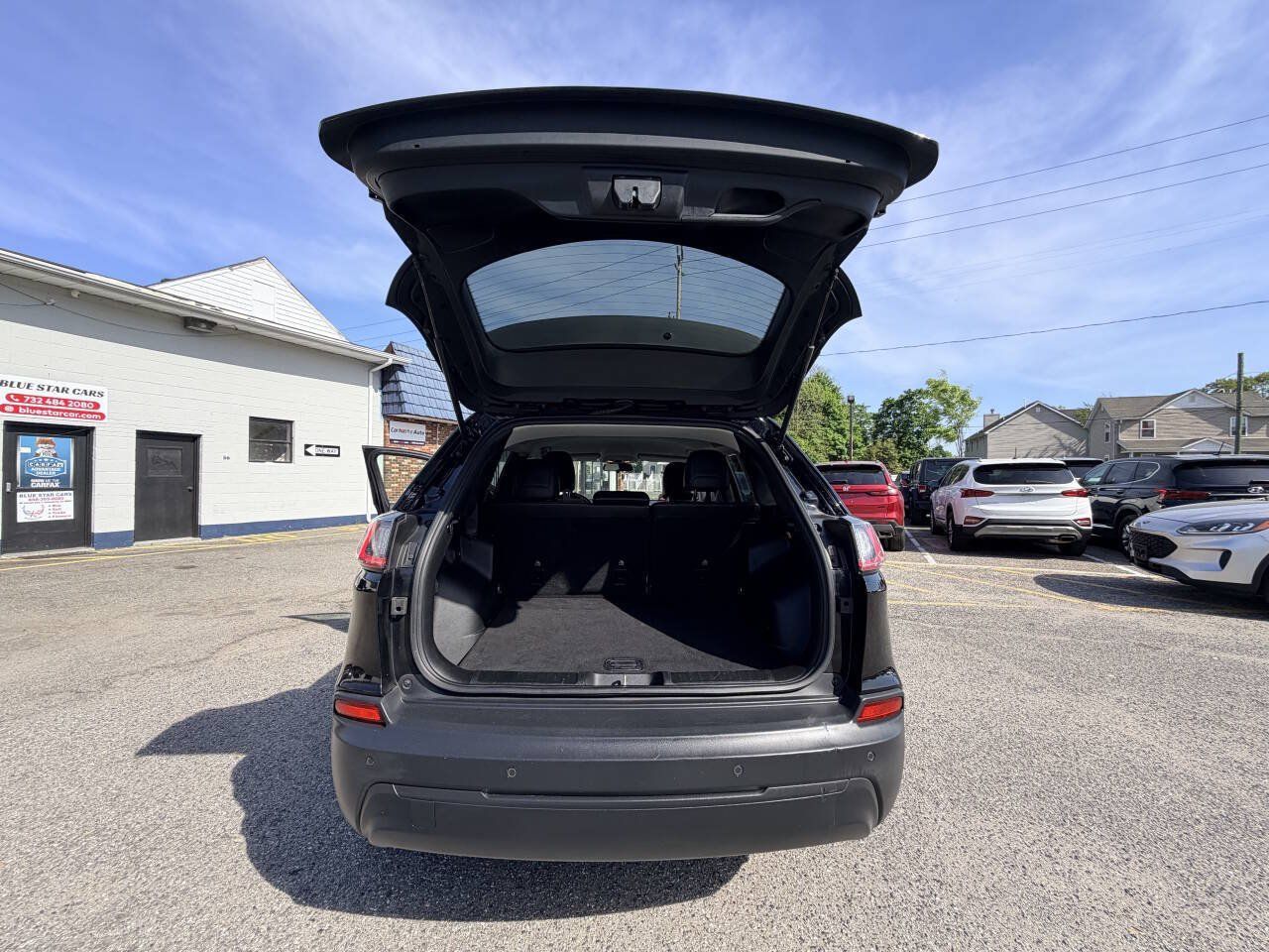 Used 2019 Jeep Cherokee Latitude Plus w/ Cold Weather Group AWD/4WD image 54