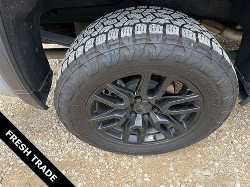 Used 2025 GMC Sierra 1500 AT4 w/ AT4 Premium Package AWD/4WD image 10