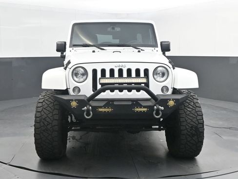 Used 2015 Jeep Wrangler Unlimited Sahara w/ Connectivity Group AWD/4WD image 10
