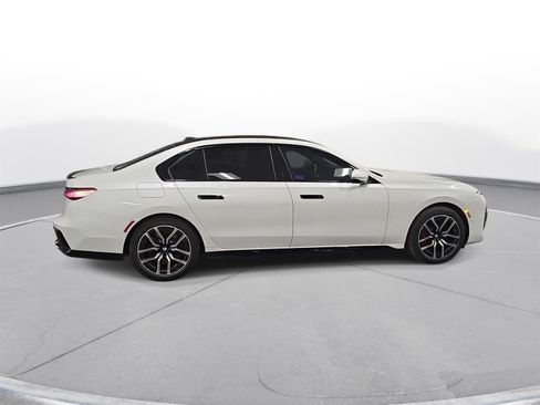 Used 2024 BMW 760i xDrive AWD/4WD image 5