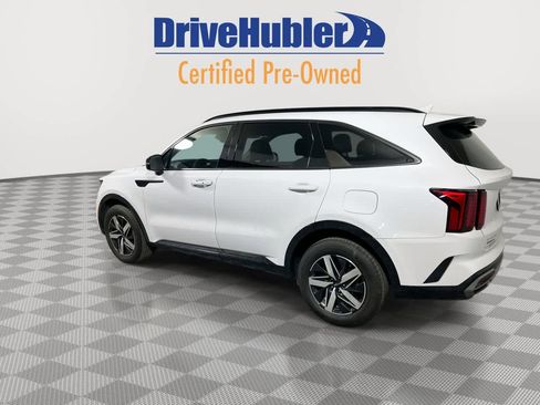 Used 2023 Kia Sorento EX w/ Panoramic Sunroof Package image 6