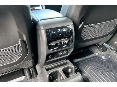 Used 2023 Jeep Grand Cherokee L Laredo w/ Luxury Tech Group I AWD/4WD image 13
