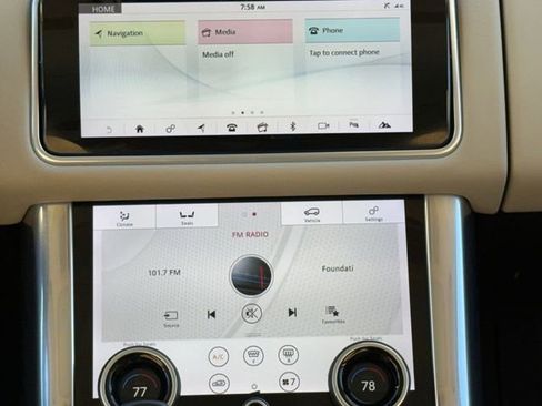 Used 2020 Land Rover Range Rover Sport SE image 13