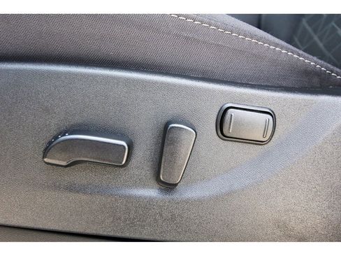 Used 2025 Nissan Frontier SV w/ SV Convenience Package RWD image 28