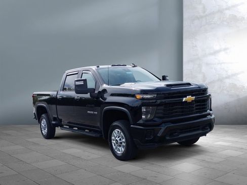Used 2024 Chevrolet Silverado 2500 Custom w/ Custom Convenience Package image 8