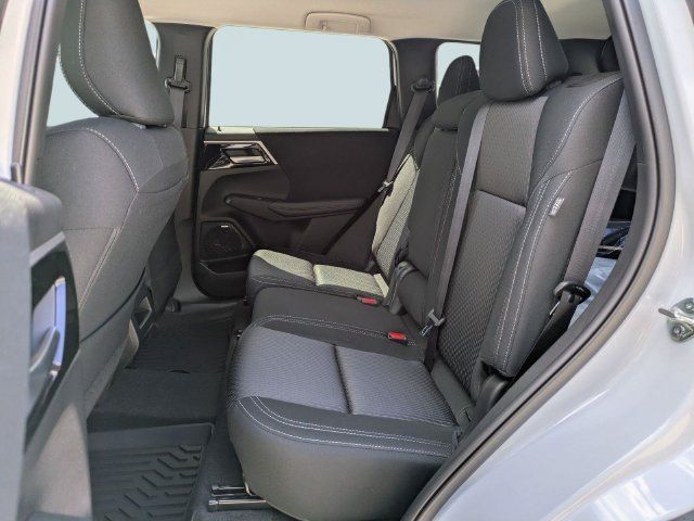 New 2026 Mitsubishi Outlander ES FWD image 14
