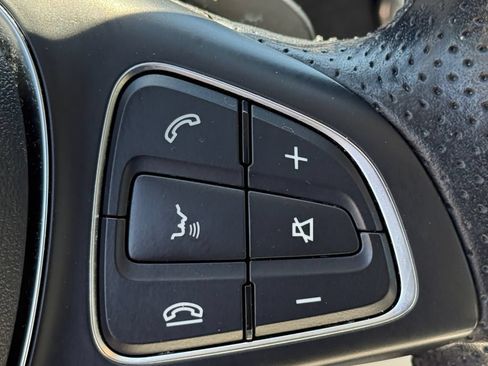 Used 2020 Mercedes-Benz GLA 250 4MATIC w/ Premium Package image 20