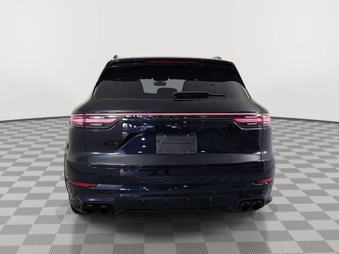 Used 2023 Porsche Cayenne Turbo AWD/4WD image 7