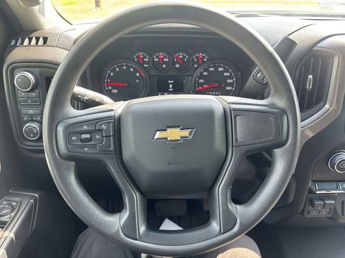 Used 2025 Chevrolet Silverado 2500 Custom w/ Z71 Off-Road Package AWD/4WD image 17