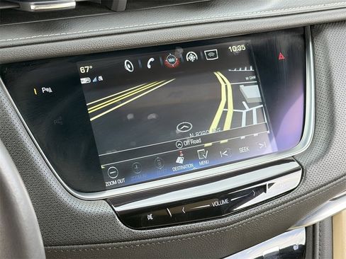 Used 2018 Cadillac XT5 Luxury w/ Driver Awareness Package image 26