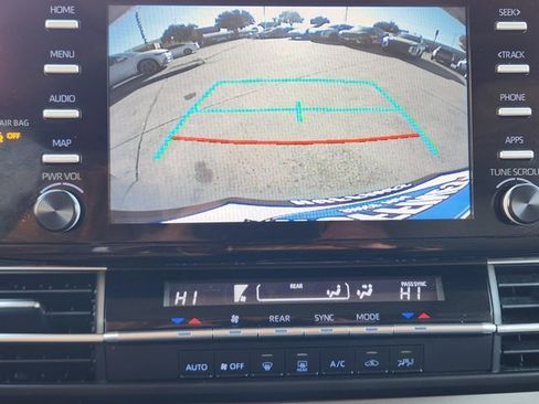 Used 2022 Toyota Sienna LE image 17