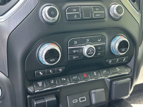 Used 2020 GMC Sierra 2500 Denali AWD/4WD image 18