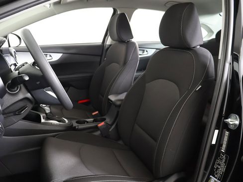 Used 2023 Kia Forte LXS image 28