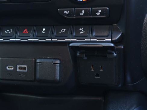 Used 2022 GMC Sierra 2500 AT4 image 29