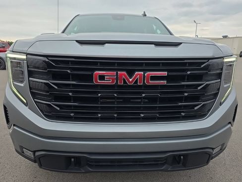 Used 2024 GMC Sierra 1500 Elevation AWD/4WD image 2