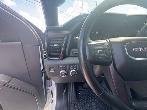 Used 2024 GMC Sierra 2500 AT4 w/ AT4 Premium Plus Package AWD/4WD image 15
