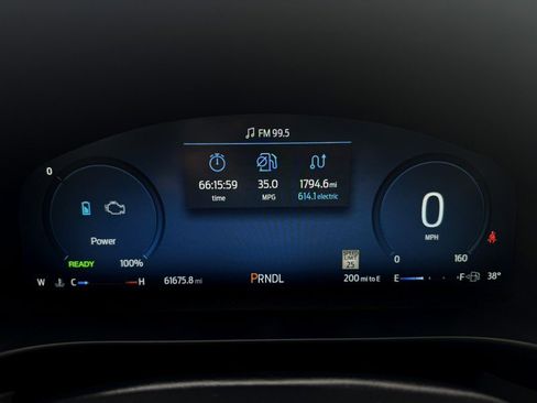 Used 2023 Ford Escape Platinum image 18