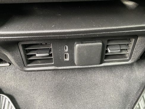 Used 2023 Chevrolet Silverado 1500 LT image 17