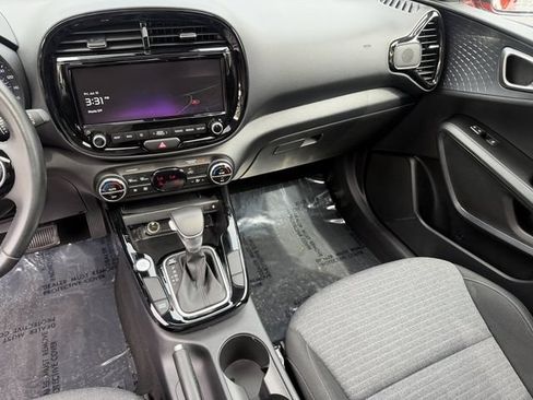 Certified 2022 Kia Soul GT-Line FWD image 16