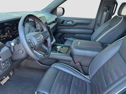 Used 2025 GMC Yukon AT4 Ultimate image 6