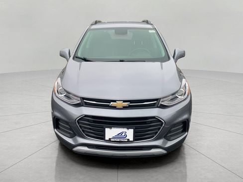Used 2020 Chevrolet Trax LT w/ LT Convenience Package FWD image 3