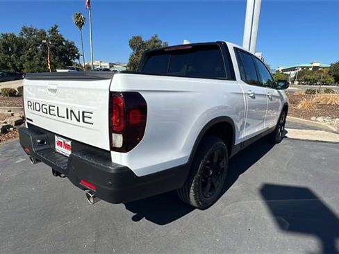 New 2025 Honda Ridgeline Black Edition image 4