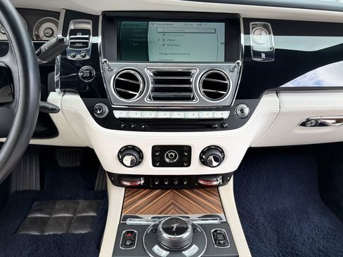 Used 2014 Rolls-Royce Wraith image 52