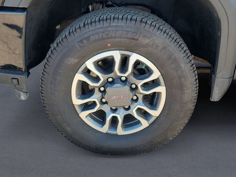 Used 2022 GMC Sierra 2500 AT4 w/ AT4 Preferred Package image 14