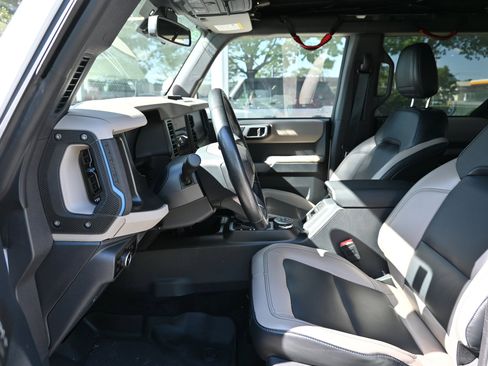 Used 2023 Ford Bronco Wildtrak AWD/4WD image 7