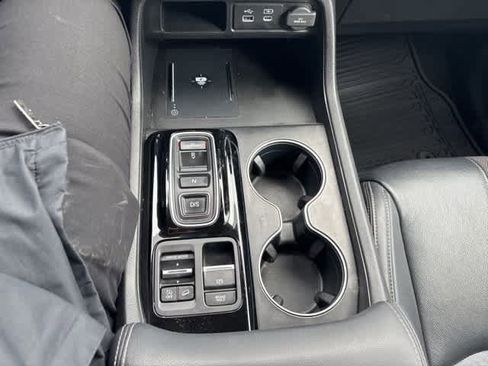 Used 2023 Honda Pilot Touring image 16