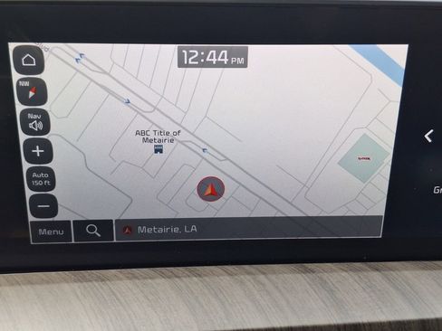 Used 2024 Kia Telluride EX w/ EX Captain's Chair Package image 16