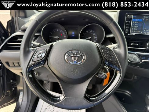 Used 2018 Toyota C-HR XLE FWD image 19