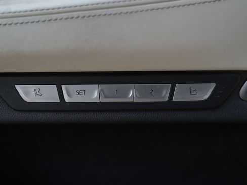 Used 2016 BMW 750i xDrive AWD/4WD image 25