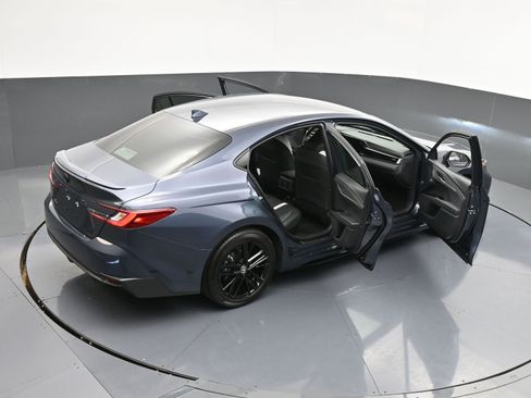 Used 2026 Toyota Camry SE image 42