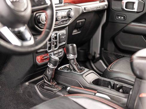 Used 2018 Jeep Wrangler Unlimited Rubicon AWD/4WD image 19
