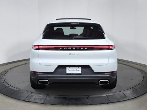 Certified 2024 Porsche Cayenne AWD/4WD image 6