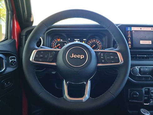 New 2026 Jeep Wrangler Unlimited Sahara w/ Whitecap Package AWD/4WD image 19