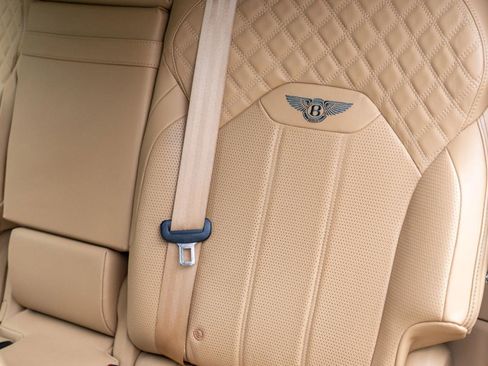Used 2021 Bentley Bentayga AWD/4WD image 62
