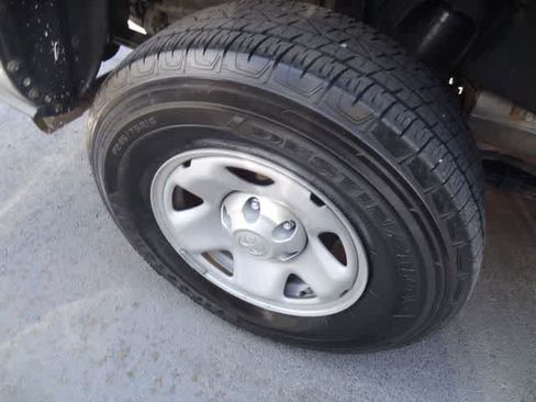 Used 2018 Toyota Tacoma SR w/ SR Convenience Package RWD image 13