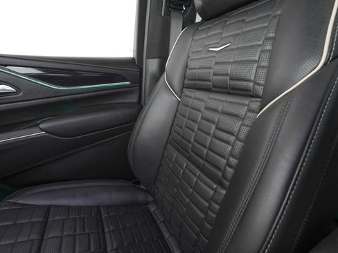 Used 2023 Cadillac Escalade V w/ LPO, ONYX Package AWD/4WD image 28