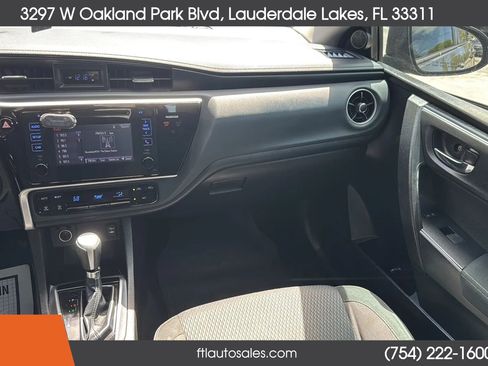 Used 2017 Toyota Corolla LE image 31