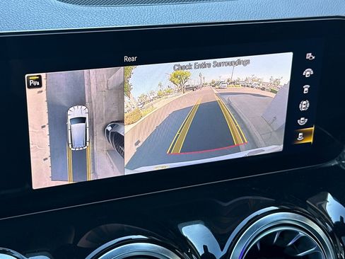 Used 2022 Mercedes-Benz GLB 250 image 19