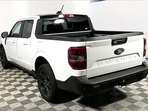 New 2025 Ford Maverick Lariat w/ Black Appearance Package image 3