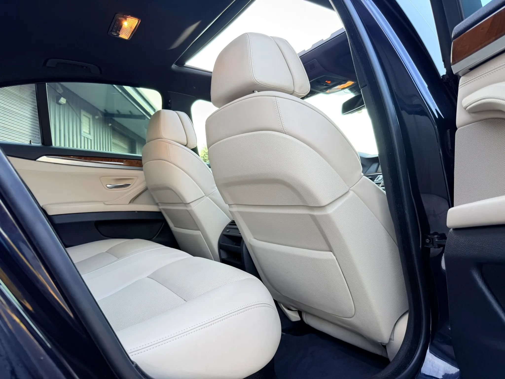 Used 2013 BMW 550i Sedan RWD image 29