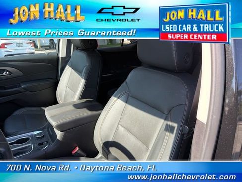 Used 2019 Chevrolet Traverse Premier w/ Driver Confidence II Package FWD image 17