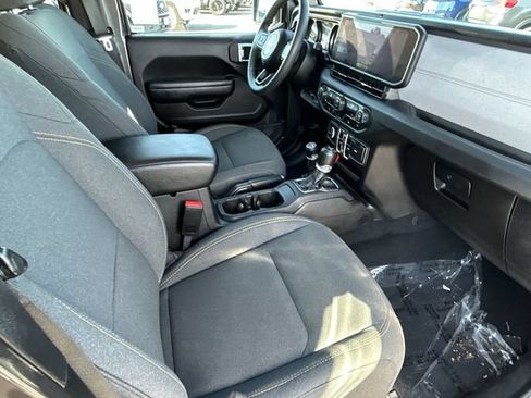 Used 2024 Jeep Wrangler Unlimited Sport AWD/4WD image 12