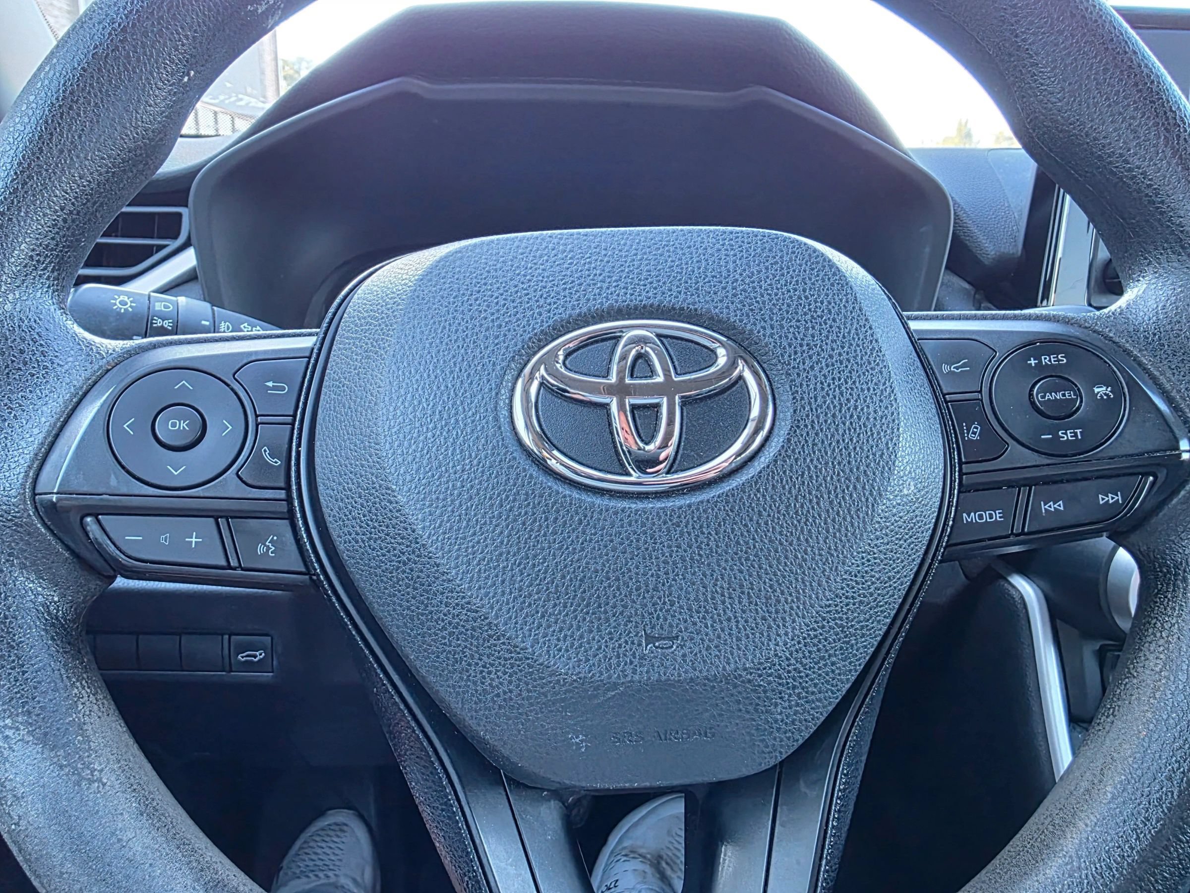 Used 2021 Toyota RAV4 XLE w/ Convenience Package FWD image 15