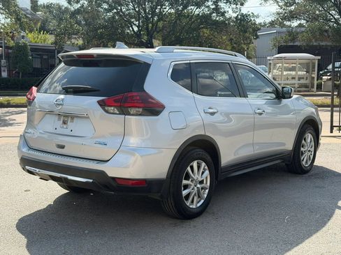 Used 2020 Nissan Rogue S w/ Special Edition Package FWD image 4